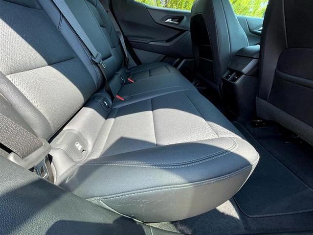 Photo of 2025 White Chevrolet Equinox