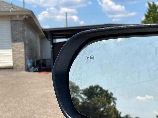 Photo of 2025 White Chevrolet Equinox
