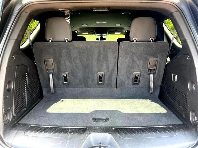 Photo of 2022 White GMC Yukon