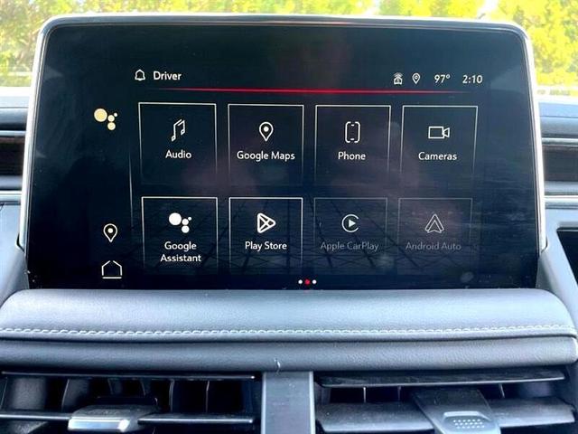 Photo of 2022 White GMC Yukon