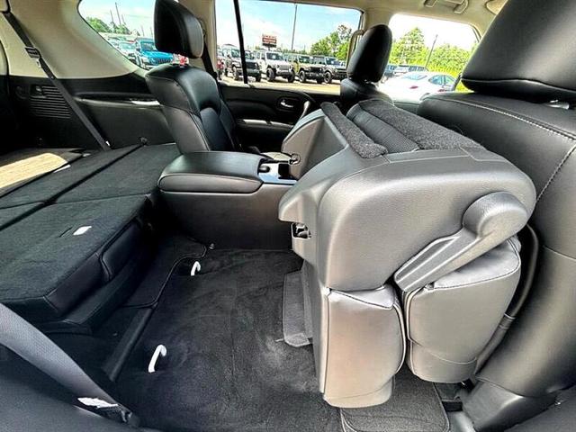 Photo of 2023 Moonstone White INFINITI QX80