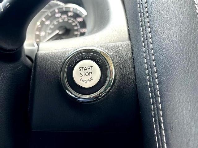 Photo of 2023 Moonstone White INFINITI QX80