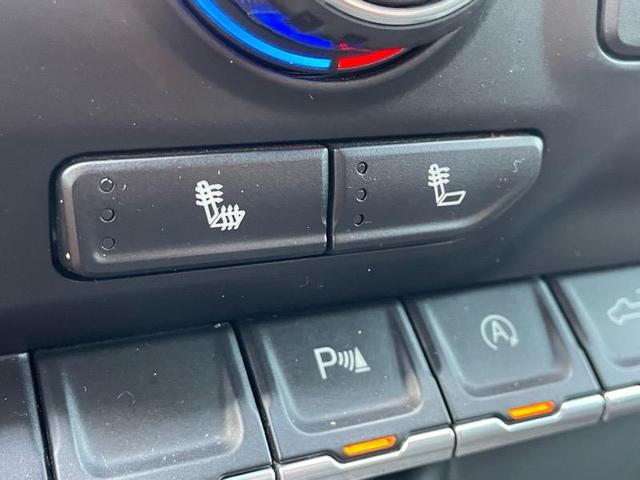 Photo of 2019 White Chevrolet Silverado 1500