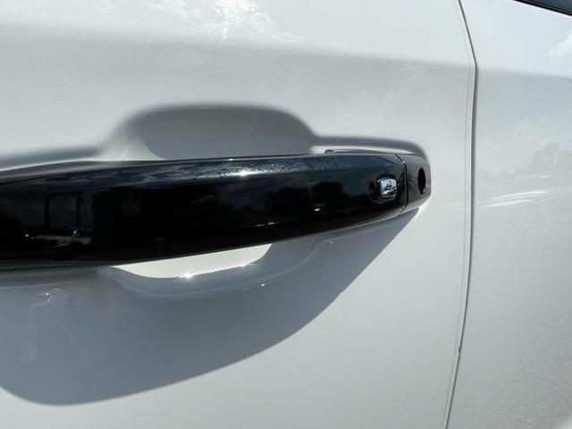 Photo of 2019 White Chevrolet Silverado 1500