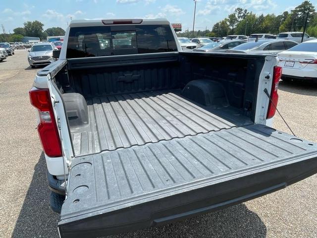 Photo of 2019 White Chevrolet Silverado 1500