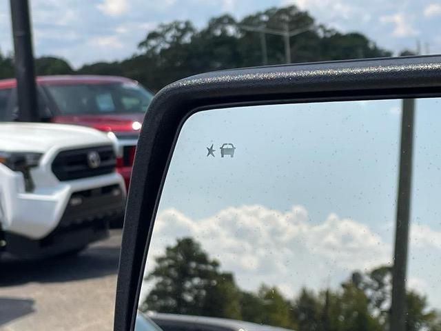 Photo of 2019 White Chevrolet Silverado 1500