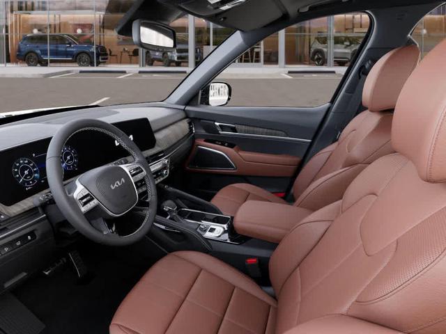 Photo of 2025 Black Kia Telluride