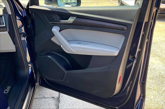 Photo of 2021 Navarra Blue Metallic Audi Q5