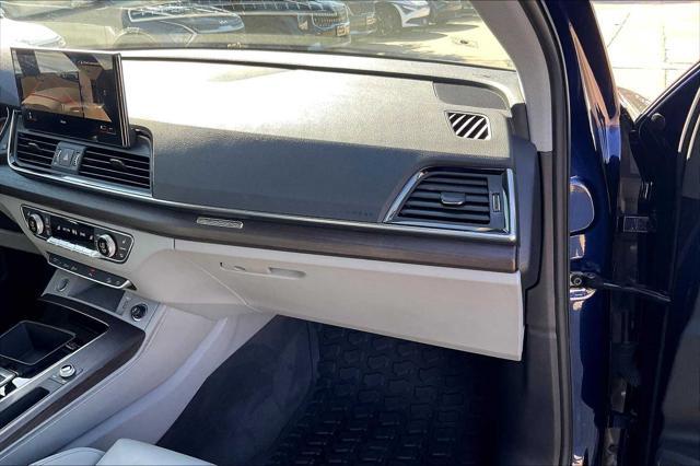 Photo of 2021 Navarra Blue Metallic Audi Q5