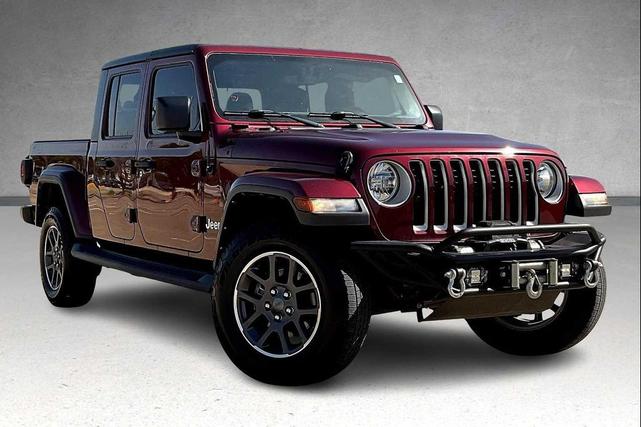 Photo of 2022 Snazzberry Pearlcoat Jeep Gladiator