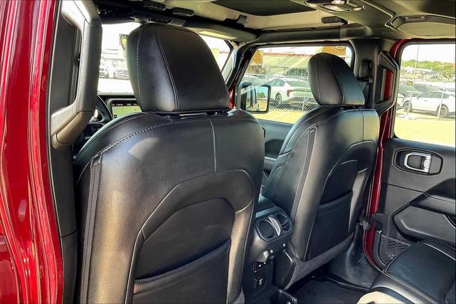 Photo of 2022 Snazzberry Pearlcoat Jeep Gladiator