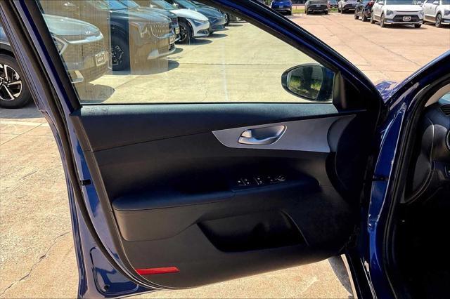 Photo of 2023 Deep Sea Blue Kia Forte
