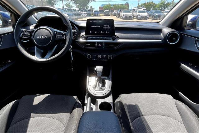 Photo of 2023 Deep Sea Blue Kia Forte