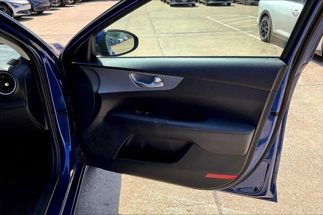 Photo of 2023 Deep Sea Blue Kia Forte