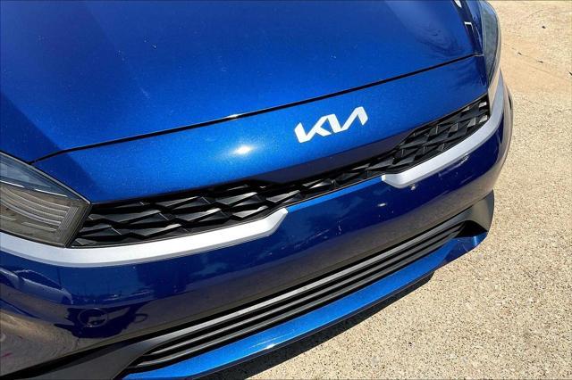 Photo of 2023 Deep Sea Blue Kia Forte