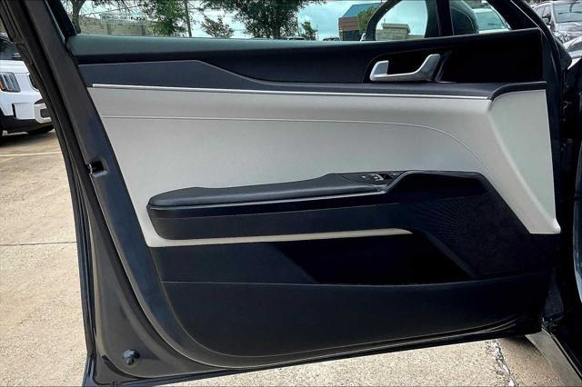 Photo of 2022 Gravity Gray Kia K5