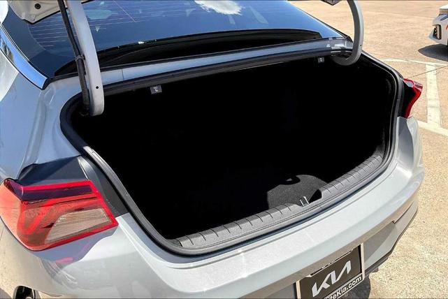 Photo of 2024 Wolf Gray Kia K5
