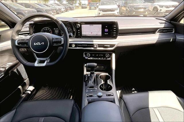 Photo of 2024 Wolf Gray Kia K5