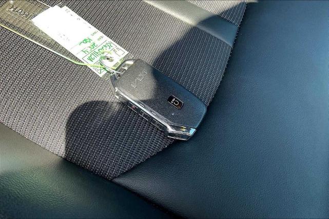 Photo of 2024 Wolf Gray Kia K5