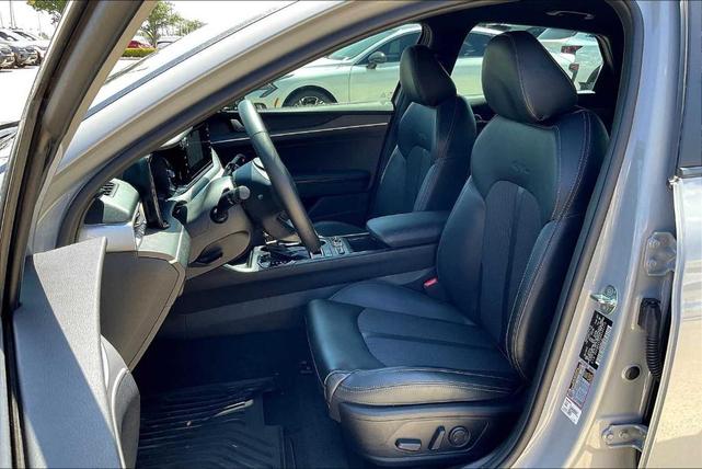 Photo of 2024 Wolf Gray Kia K5