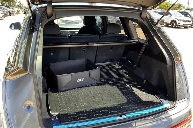 Photo of 2025 Samurai Gray Metallic Audi Q7