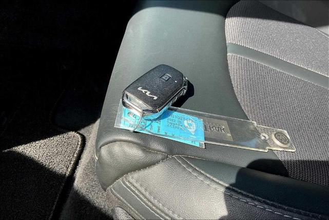 Photo of 2022 Sapphire Blue Kia K5