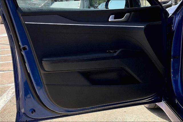 Photo of 2022 Sapphire Blue Kia K5