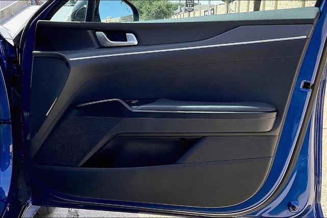 Photo of 2022 Sapphire Blue Kia K5