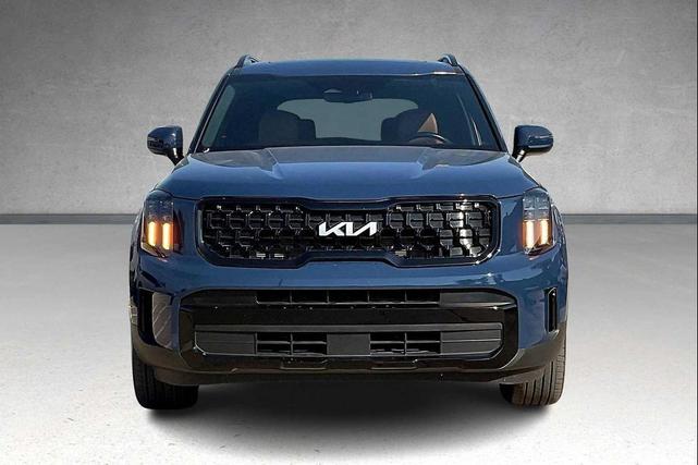 Photo of 2024 Midnight Black Kia Telluride