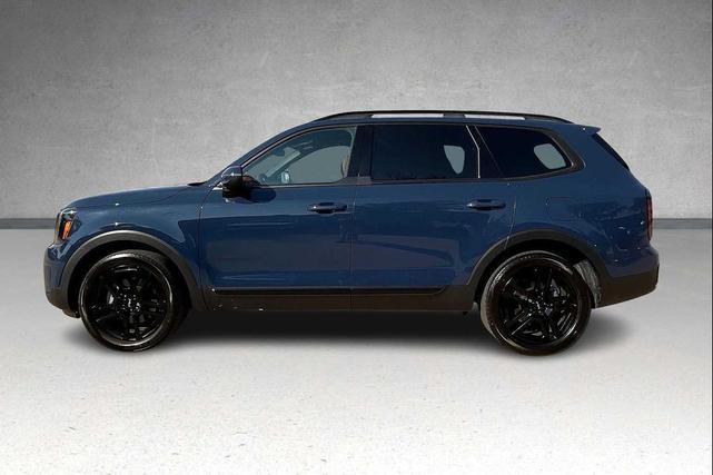 Photo of 2024 Midnight Black Kia Telluride