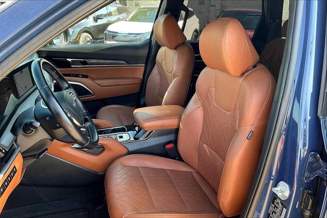 Photo of 2024 Midnight Black Kia Telluride