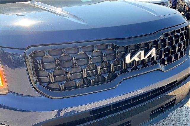 Photo of 2024 Midnight Black Kia Telluride