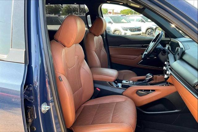 Photo of 2024 Midnight Black Kia Telluride