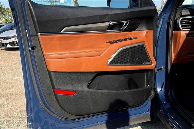 Photo of 2024 Midnight Black Kia Telluride