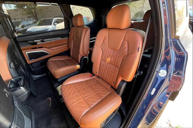 Photo of 2024 Midnight Black Kia Telluride