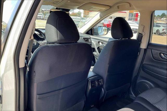 Photo of 2020 White Nissan Rogue