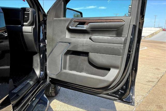 Photo of 2023 Onyx Black GMC Sierra 1500