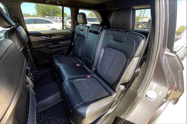 Photo of 2023 Metallic Jeep Grand Cherokee
