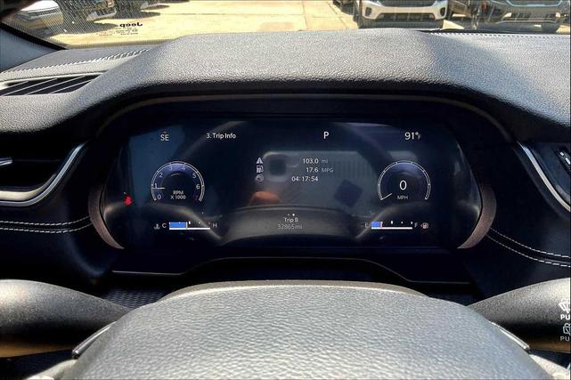 Photo of 2023 Metallic Jeep Grand Cherokee