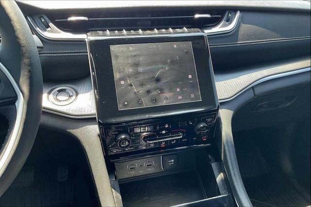 Photo of 2023 Metallic Jeep Grand Cherokee