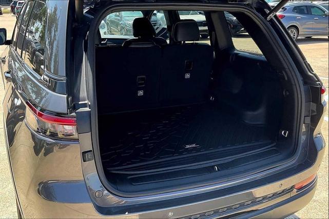 Photo of 2023 Metallic Jeep Grand Cherokee