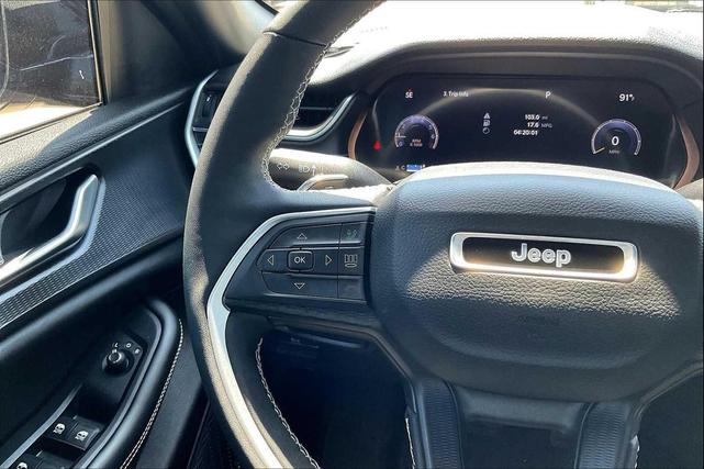 Photo of 2023 Metallic Jeep Grand Cherokee