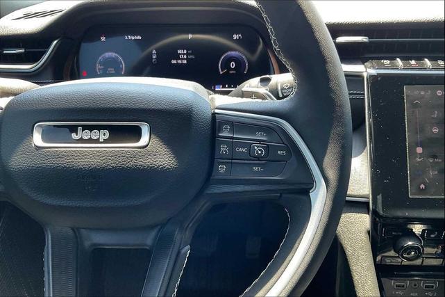 Photo of 2023 Metallic Jeep Grand Cherokee