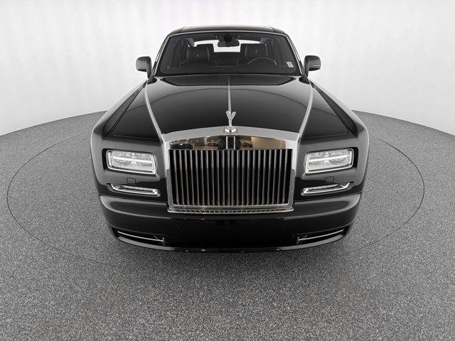 Photo of 2016 Infinity Black Rolls-Royce Phantom