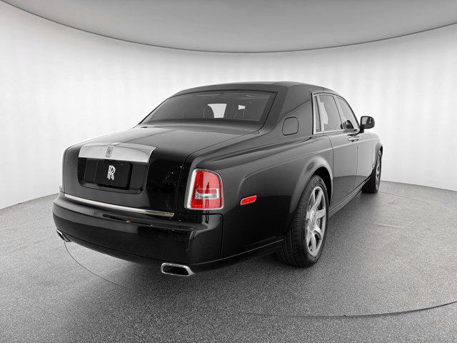 Photo of 2016 Infinity Black Rolls-Royce Phantom