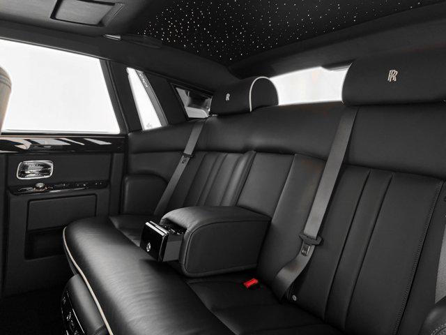 Photo of 2016 Infinity Black Rolls-Royce Phantom