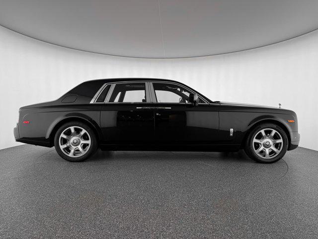 Photo of 2016 Infinity Black Rolls-Royce Phantom