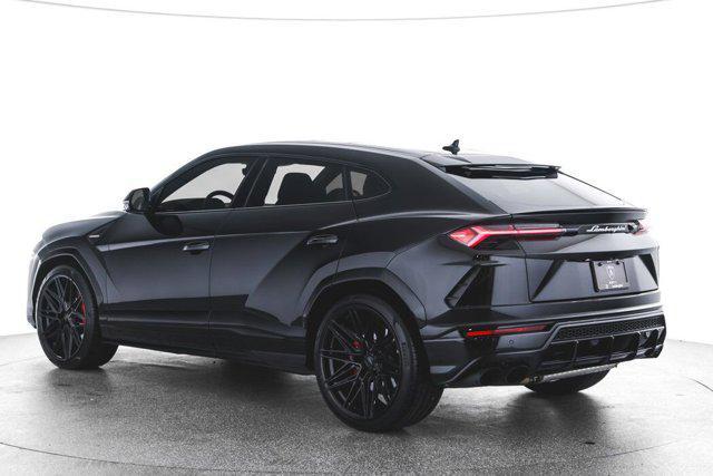 Photo of 2022 Nero Noctis Metallic Lamborghini Urus