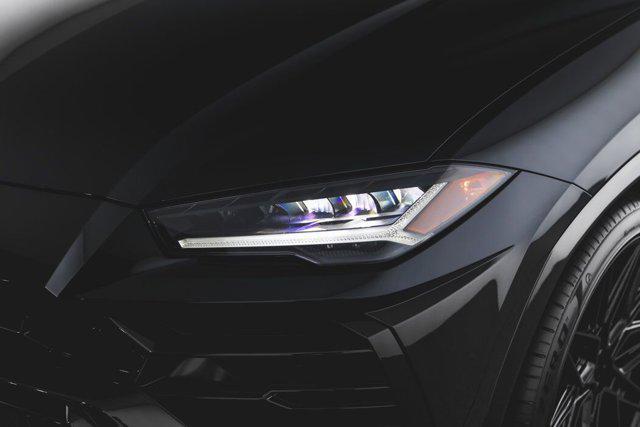 Photo of 2022 Nero Noctis Metallic Lamborghini Urus
