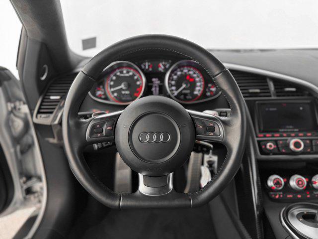 Photo of 2010 Ice Silver Metallic With Apollo Silver Sideblades Audi R8